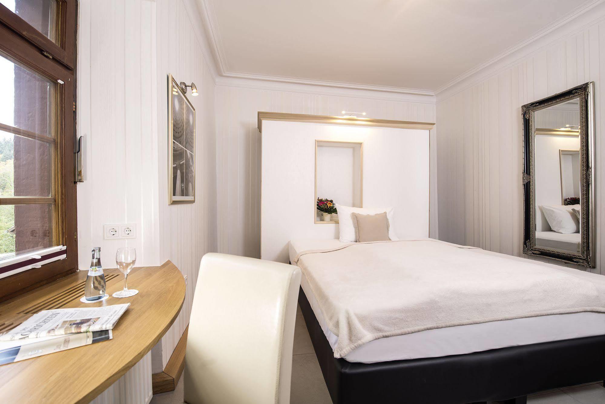 Hotel Landgasthof Koenig Von Preussen 마르스첼 외부 사진