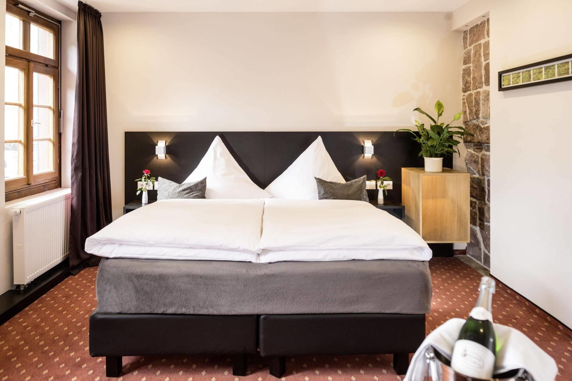 Hotel Landgasthof Koenig Von Preussen 마르스첼 외부 사진